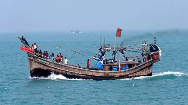 ১৫ এপ্রিল থেকে ৫৮ দিনের নিষেধাজ্ঞা বঙ্গোপসাগরে মাছ ধরায়