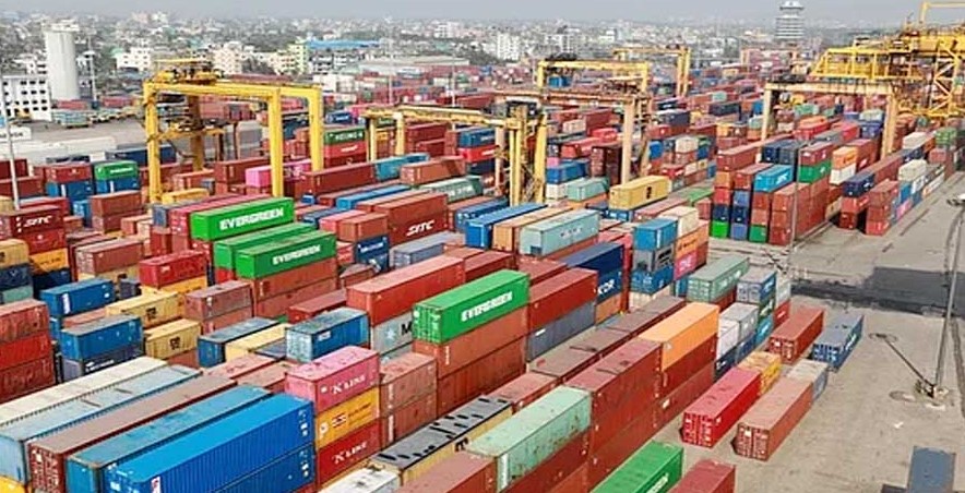 চট্টগ্রাম বন্দরে কোটি টাকার কনটেইনার ‘গায়েব’, গ্রেফতার ২