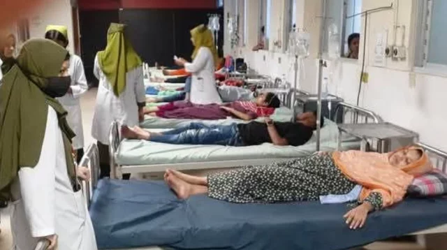 গাজীপুরে পোশাক কারখানায় পানি পান করে অসুস্থ ২ শতাধিক শ্রমিক