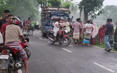 টাঙ্গাইলে থেমে থাকা ট্রাকের পেছনে পিকআপের ধাক্কায় নিহত ৪