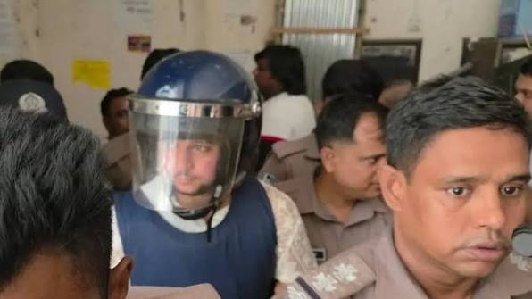 এবার প্রতারণার মামলায় গ্রেপ্তার তৌহিদ আফ্রিদি