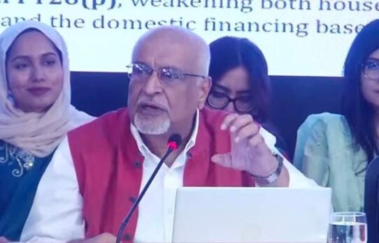 বাজেট ‘চিন্তাশীল’ হলেও নীতিকাঠামো দুর্বল, পুরোনো পথে হাঁটা দুঃখজনক : ড. দেবপ্রিয় ভট্টাচার্য