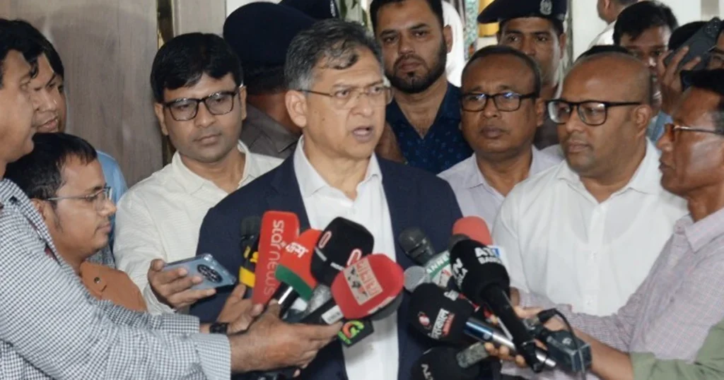অবৈধ পুশ-ইন ঠেকাতে সীমান্তে সতর্ক বিজিবি: স্বরাষ্ট্রমন্ত্রী