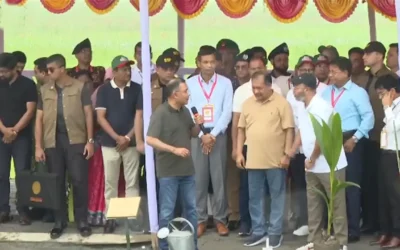 বরিশাল পৌঁছেছেন প্রধানমন্ত্রী, অংশ নিয়েছেন বৃক্ষরোপণ কর্মসূচিতে