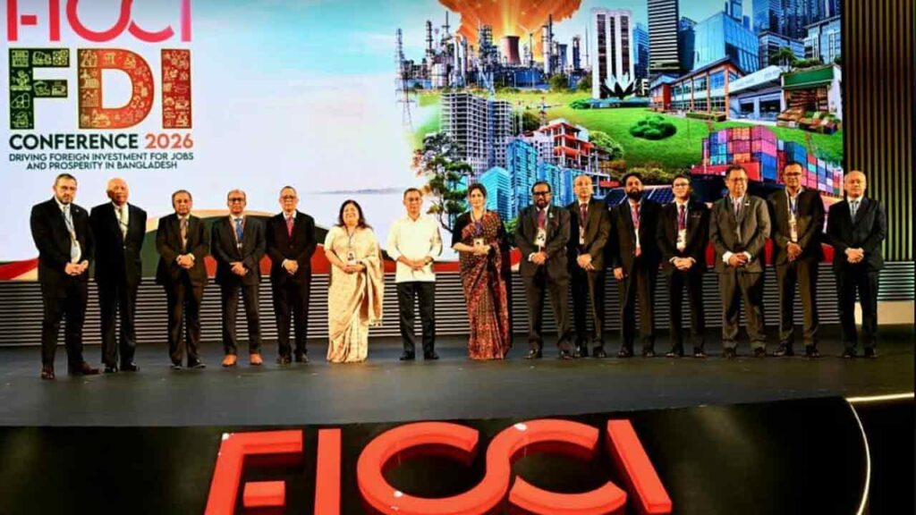 বিদেশি বিনিয়োগকারীদের বাংলাদেশে বিনিয়োগের আহ্বান প্রধানমন্ত্রীর
