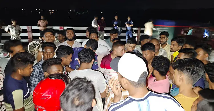 সেতু থেকে নদীতে ঝাঁপ দিয়ে নিখোঁজ কলেজছাত্রী