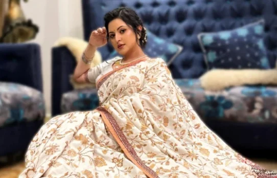 সাকিবকে ছাড়িয়ে শীর্ষে পরীমনি