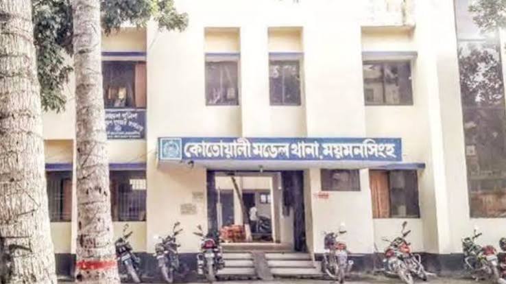 দুর্গন্ধের উৎস খুঁজতে গিয়ে মিলল নিখোঁজ যুবকের মাথাবিহীন মরদেহ