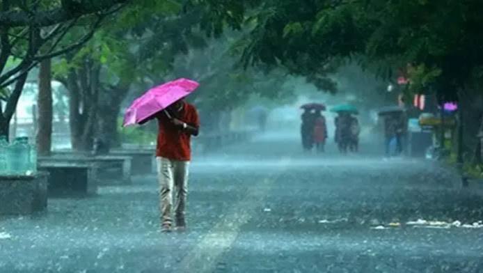 ২৪ ঘণ্টায় দেশের চার অঞ্চলে ‘অতি ভারী’ বৃষ্টির পূর্বাভাস, চট্টগ্রামে ভূমিধসের শঙ্কা
