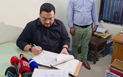 হঠাৎ ভূমি অফিসে প্রতিমন্ত্রী, অনুপস্থিত কর্মকর্তাদের আগাম হাজিরা!
