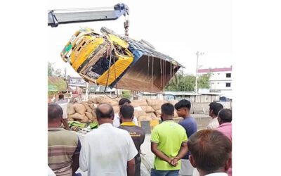 বগুড়ার শাজাহানপুরে মাইক্রোবাস-ট্রাক সংঘর্ষে নিহত ২, আহত ৭
