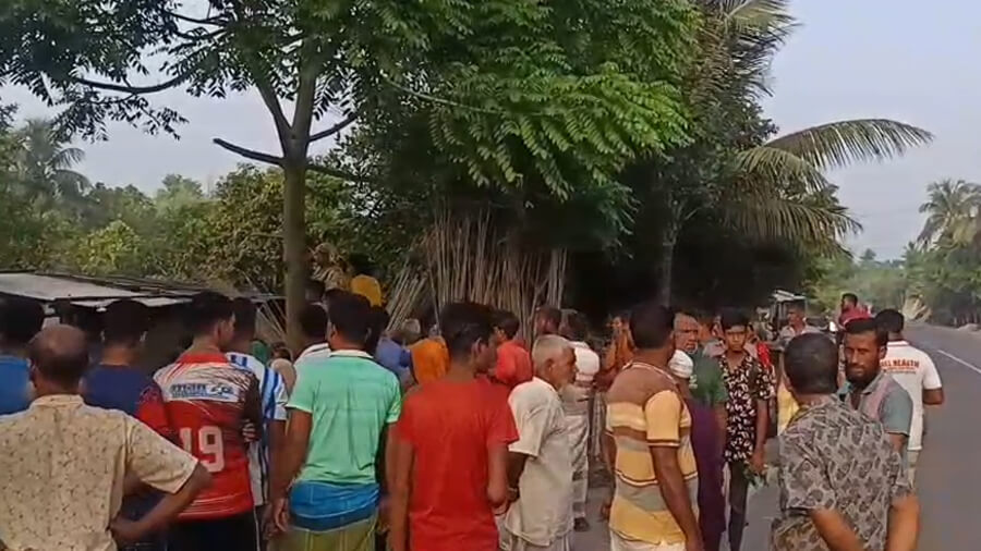 লালপুরে লাশবাহী অ্যাম্বুলেন্সের ধাক্কায় প্রাণ গেল পথচারীর