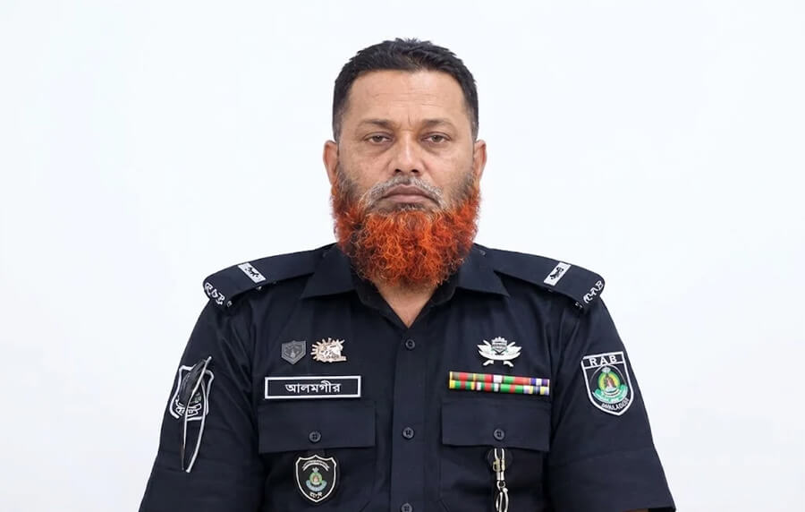 চেকপোস্টে থামার সংকেত, ছুটে এসে এসআরবি সদস্যকে চাপা দিল ট্রাক
