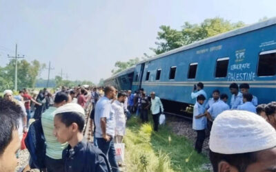 কুমিল্লায় ট্রেনের ৩ বগি লাইনচ্যুত, আহত বহু যাত্রী