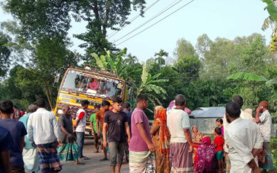 ফজরের নামাজ শেষে হাঁটতে বেরিয়ে প্রাণ গেল দুই নারীর, চাপা দিল সিমেন্টবোঝাই ট্রাক